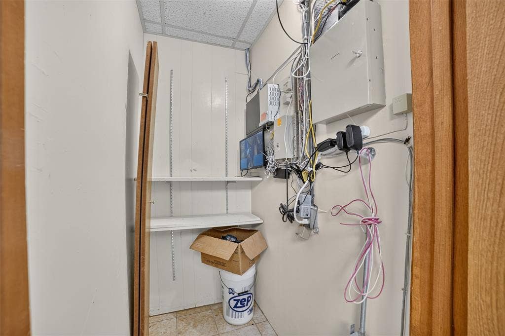 4018 W Camp Wisdom Road, Dallas, TX 75237 4018 W Camp Wisdom Road, Dallas, TX 75237