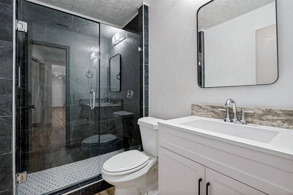 4316 Denver Drive, Plano, TX 75093 4316 Denver Drive, Plano, TX 75093