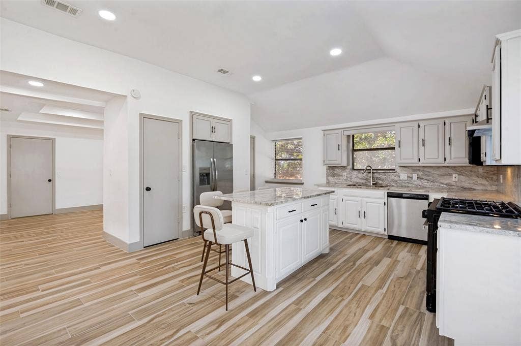 4316 Denver Drive, Plano, TX 75093 4316 Denver Drive, Plano, TX 75093