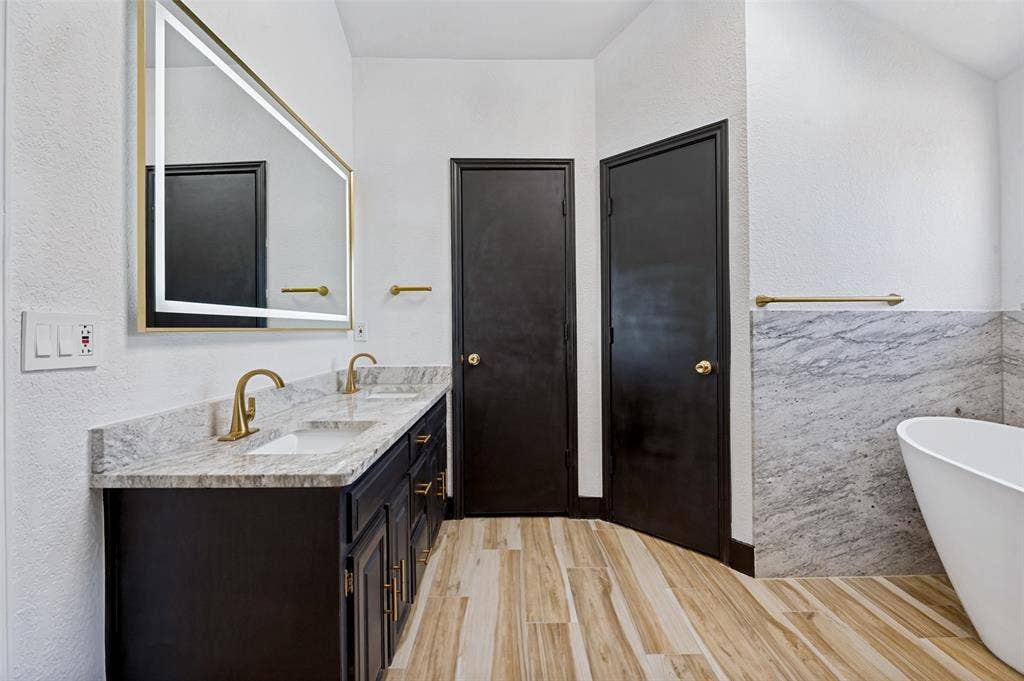 4316 Denver Drive, Plano, TX 75093 4316 Denver Drive, Plano, TX 75093