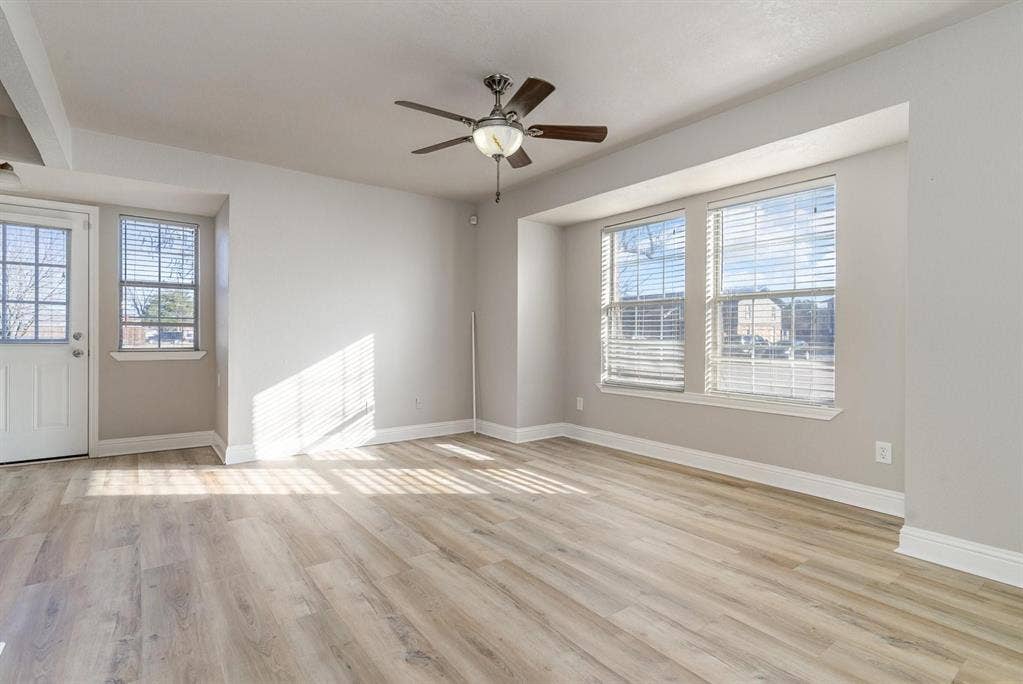 500 S Ballard Avenue, Wylie, TX 75098 Actual Living Room