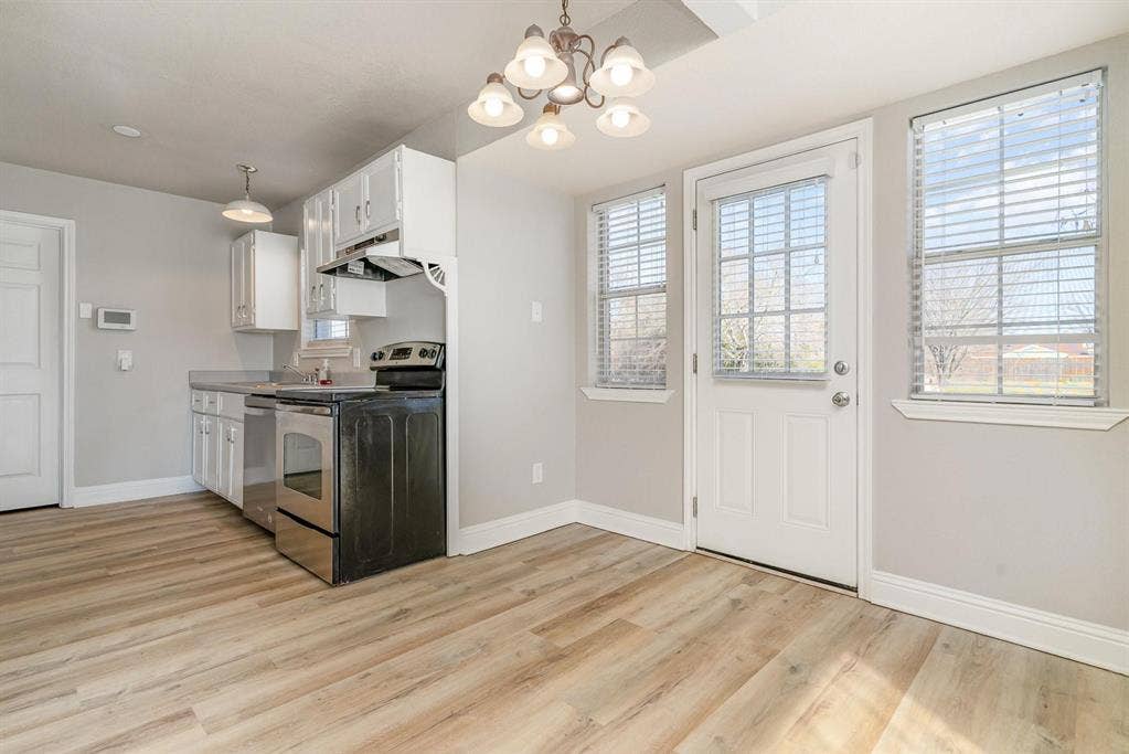 500 S Ballard Avenue, Wylie, TX 75098 Breakfast- Dining Area