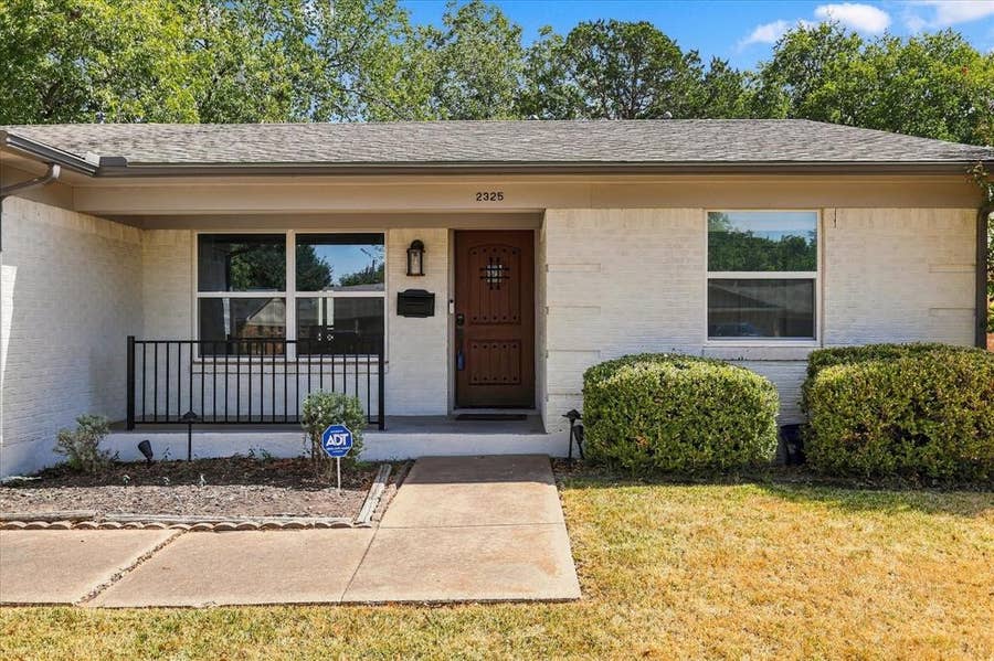Property photo for 2325 N Lockhart Street, Sherman, TX