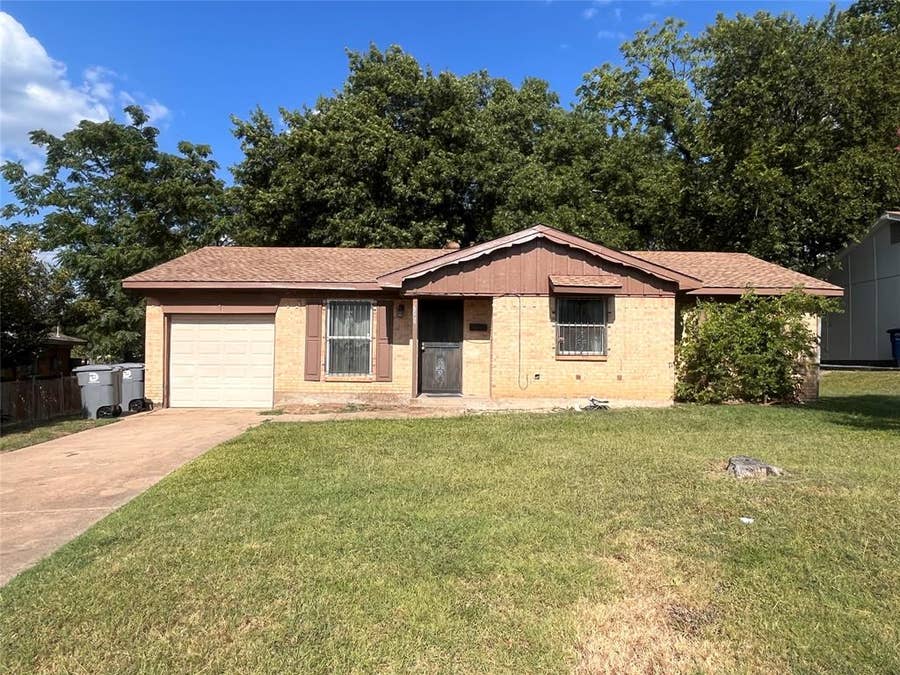 Property photo for 6808 Sweet Sue Lane, Dallas, TX