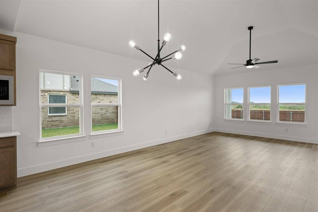 713 Durango Street, Midlothian, TX 76065 713 Durango- Kitchen-Dining-3