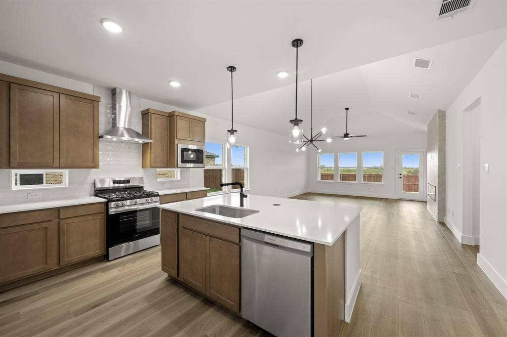 713 Durango Street, Midlothian, TX 76065 713 Durango- Kitchen-Dining-1