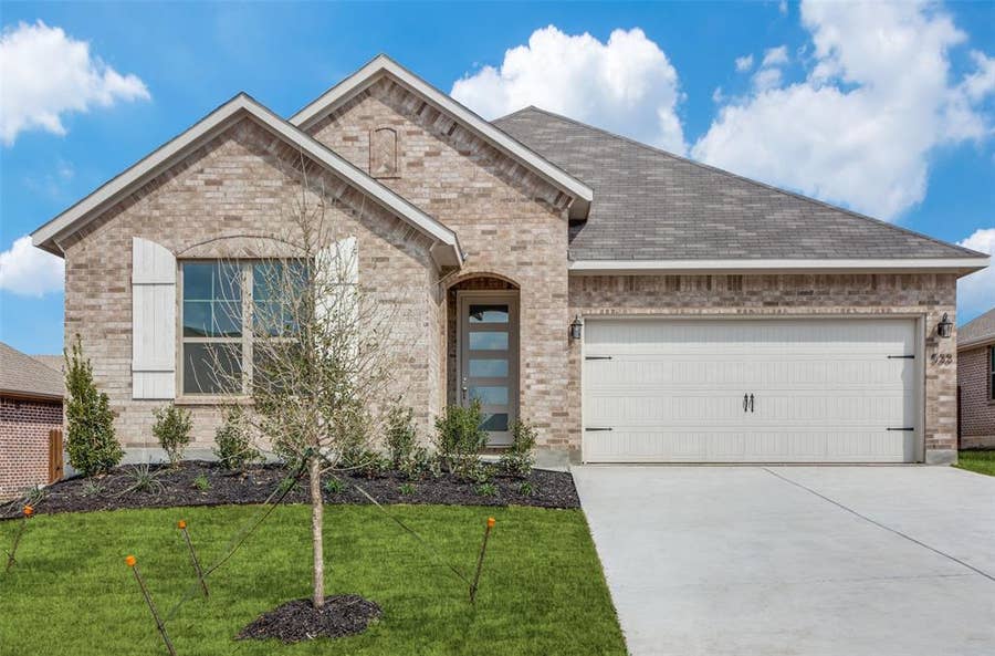 Property photo for 533 Hillcrest Circle, Justin, TX