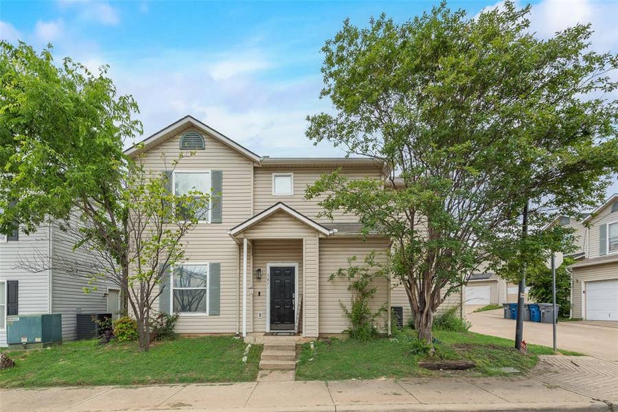 Property photo for 301 Ensenada Plaza, Dallas, TX