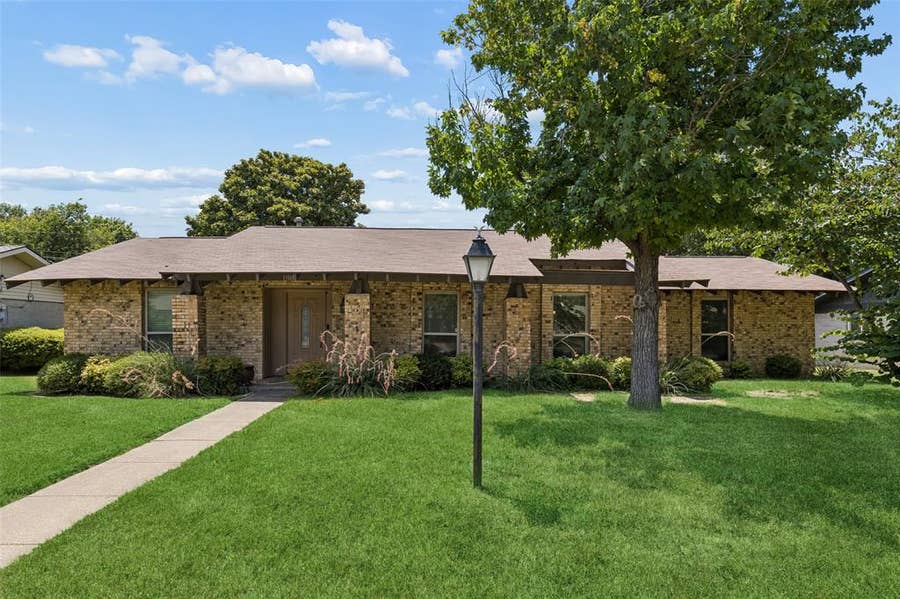 Property photo for 13141 Rosser Road, Farmers Branch, TX