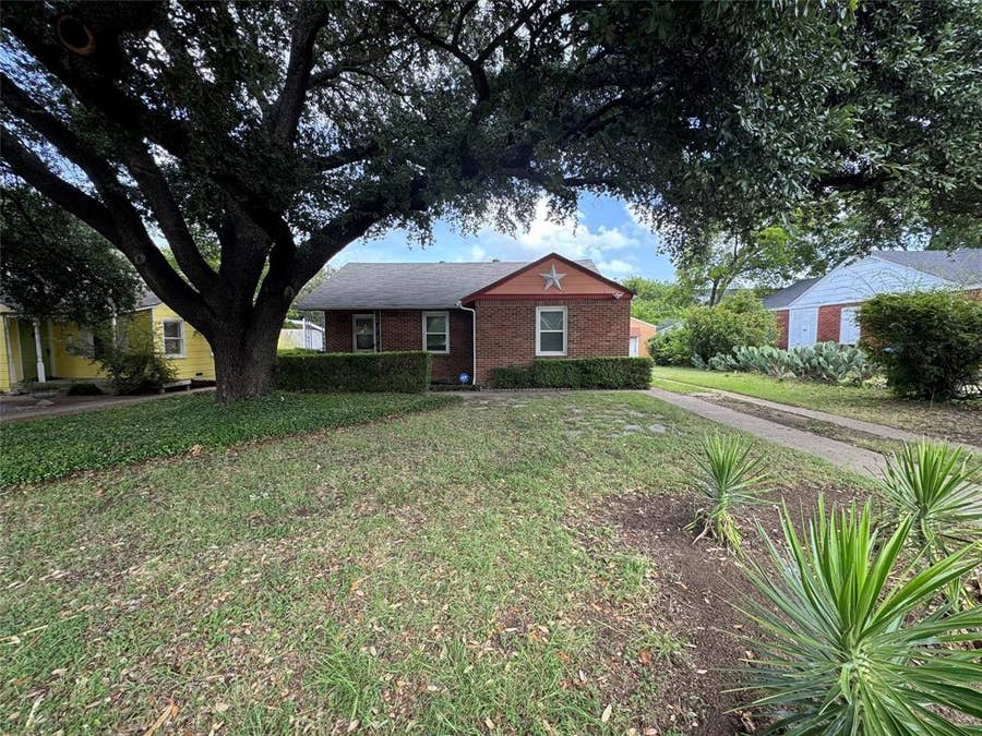Property photo for 3241 Sandage Avenue, Fort Worth, TX