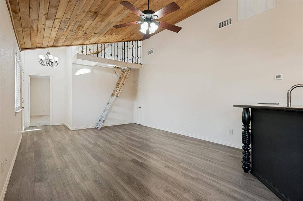 630 NW 11th Street, Grand Prairie, TX 75050 630