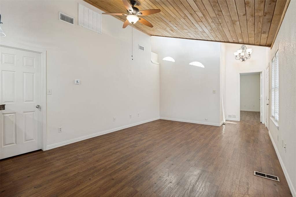 630 NW 11th Street, Grand Prairie, TX 75050 630