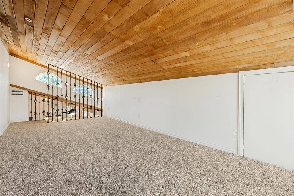 630 NW 11th Street, Grand Prairie, TX 75050 632 Loft