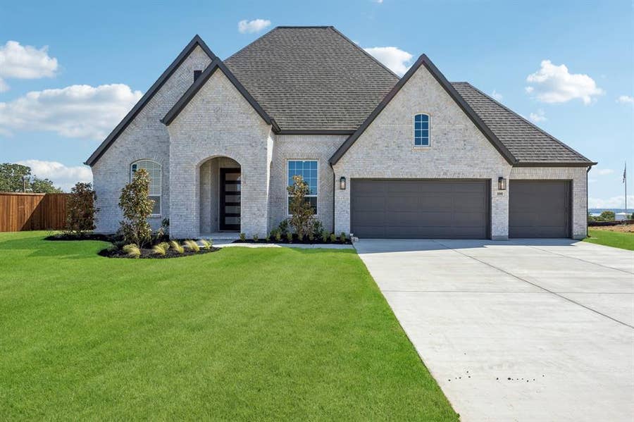 Property photo for 100 Bristol Lane, Azle, TX