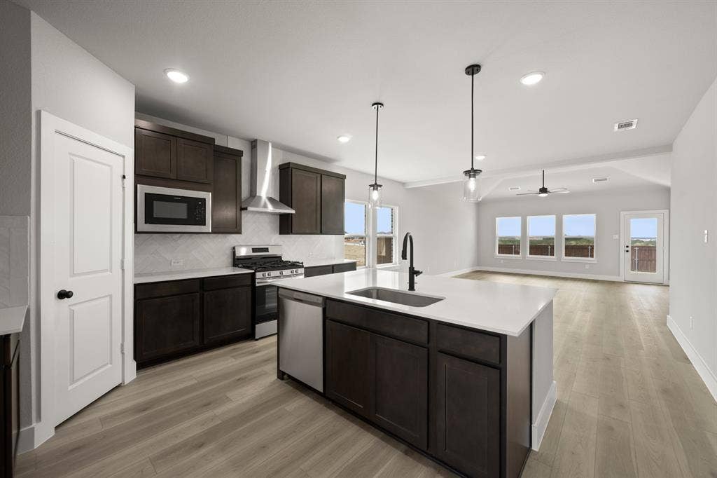 709 Durango Street, Midlothian, TX 76065 709 Durango- Kitchen-1