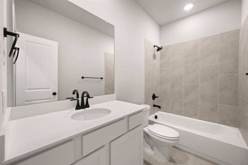 709 Durango Street, Midlothian, TX 76065 709 Durango- Bathroom-1