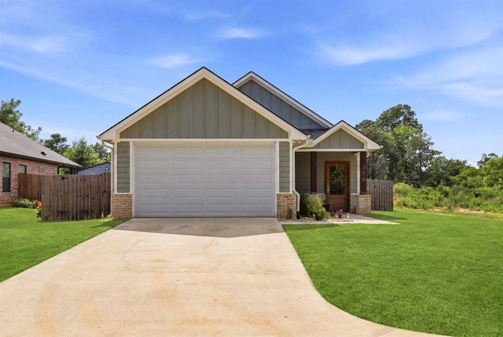 306 Bradford Street, Arp, TX 75750 306 Bradford Street, Arp, TX 75750