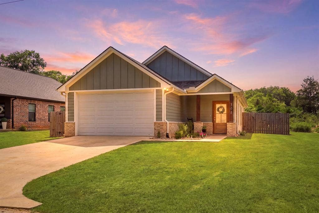 306 Bradford Street, Arp, TX 75750 306 Bradford Street, Arp, TX 75750