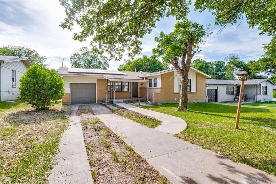 Property photo for 3910 Vanette Lane, Dallas, TX