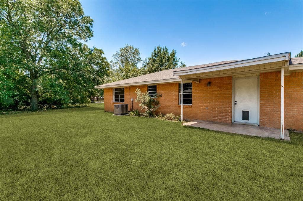 308 N Avenue C, Springtown, TX 76082 308 N Avenue C, Springtown, TX 76082