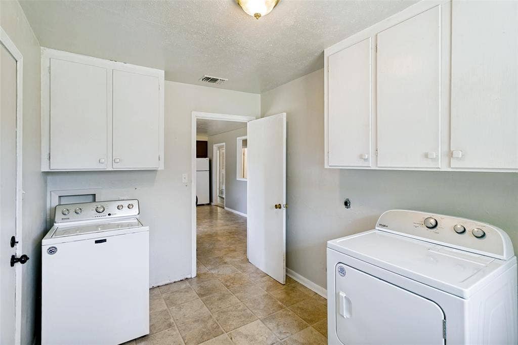 308 N Avenue C, Springtown, TX 76082 308 N Avenue C, Springtown, TX 76082