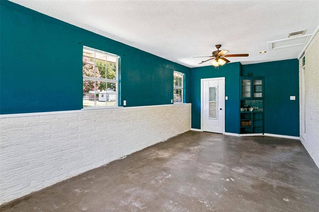308 N Avenue C, Springtown, TX 76082 308 N Avenue C, Springtown, TX 76082