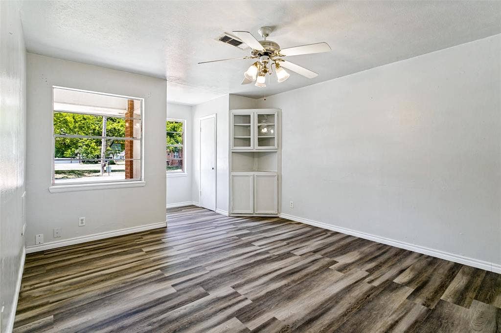308 N Avenue C, Springtown, TX 76082 308 N Avenue C, Springtown, TX 76082