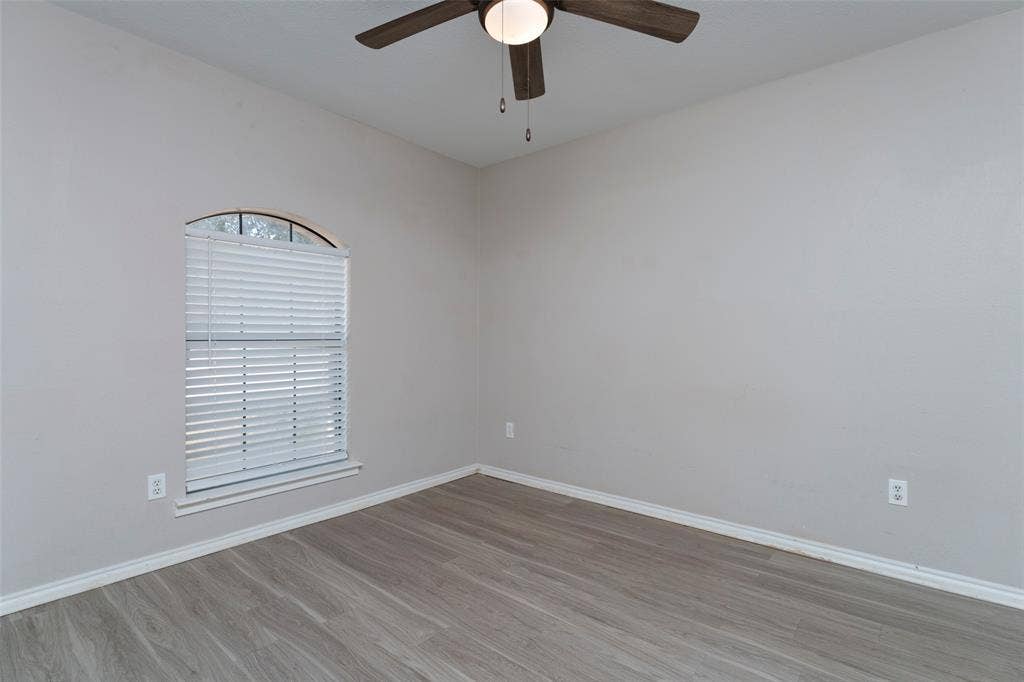 911 Gwinnett Circle, Arlington, TX 76017 Secondary bedroom #2