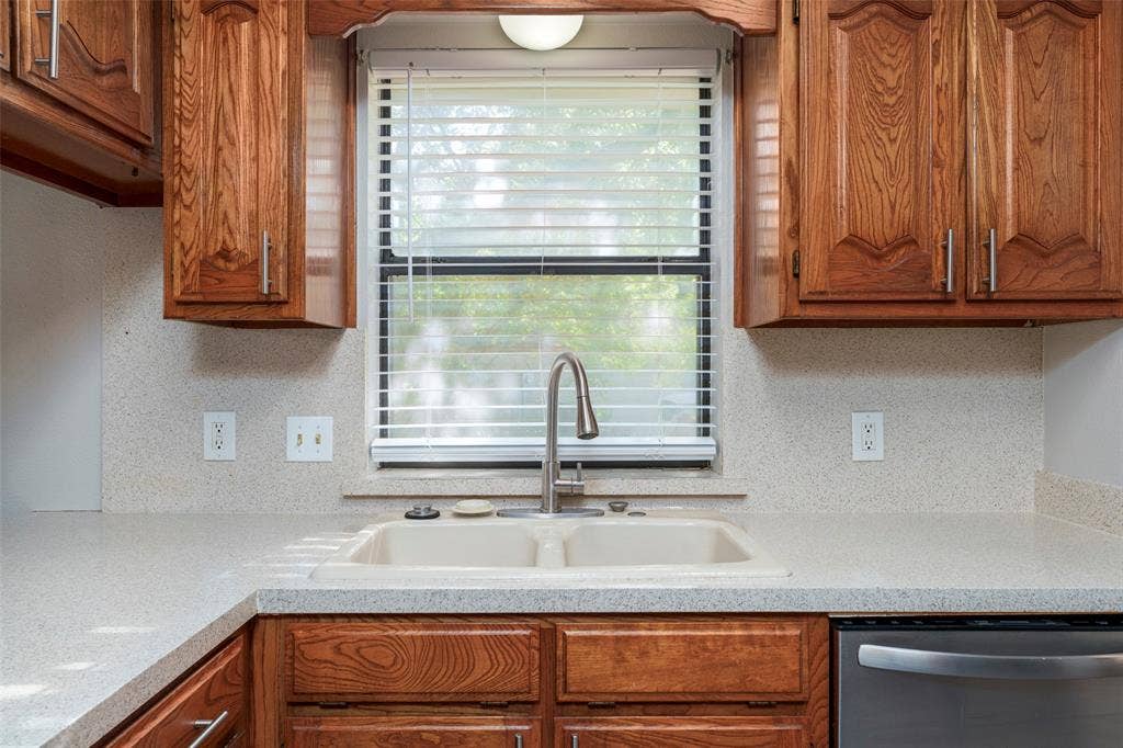 911 Gwinnett Circle, Arlington, TX 76017 911 Gwinnett Circle, Arlington, TX 76017