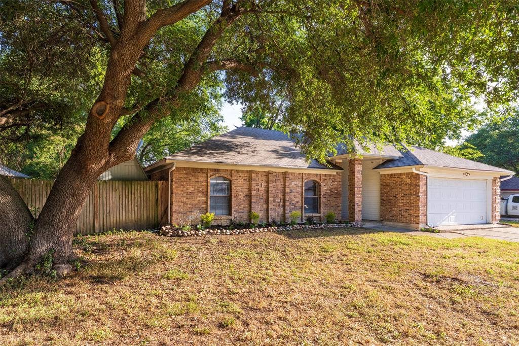 911 Gwinnett Circle, Arlington, TX 76017 911 Gwinnett Circle, Arlington, TX 76017