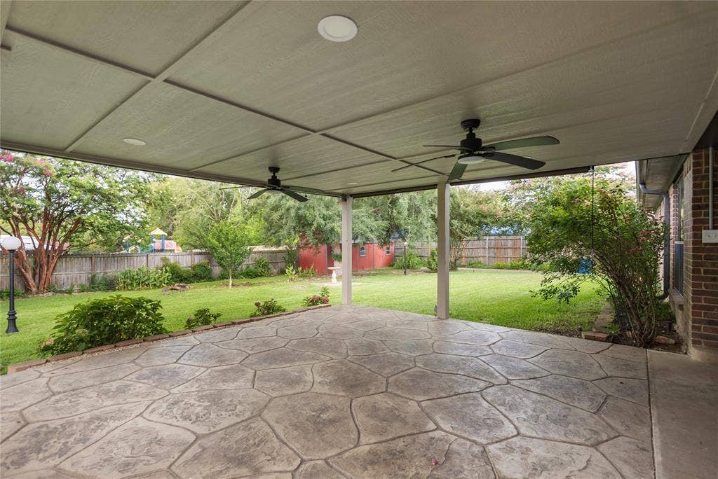 121 Crestview Street, Chandler, TX 75758 121 Crestview Street, Chandler, TX 75758