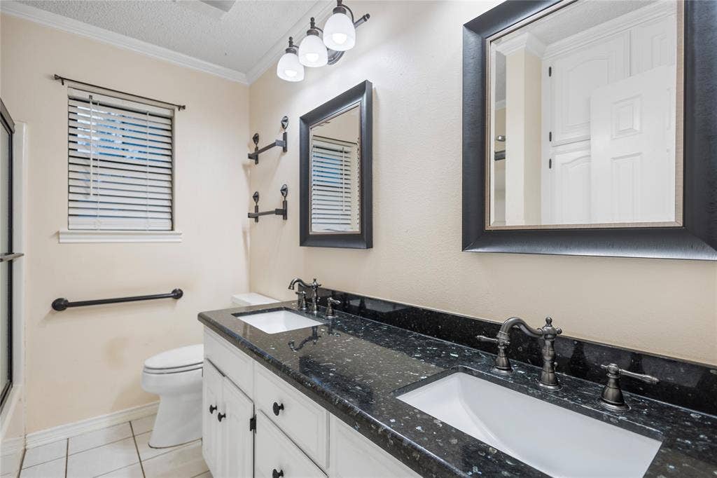 121 Crestview Street, Chandler, TX 75758 121 Crestview Street, Chandler, TX 75758