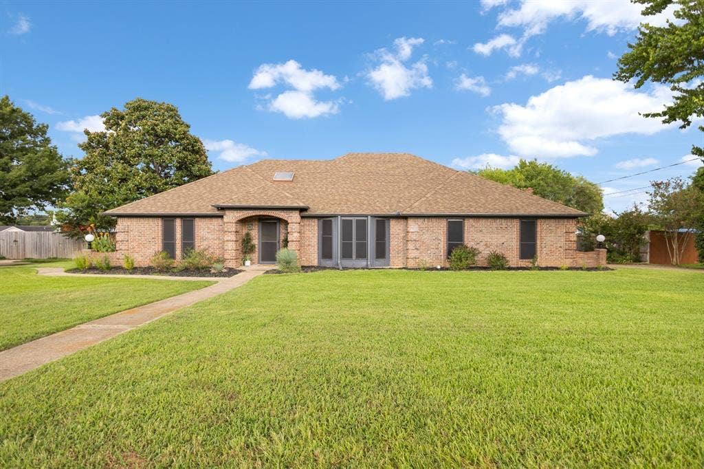 121 Crestview Street, Chandler, TX 75758 121 Crestview Street, Chandler, TX 75758