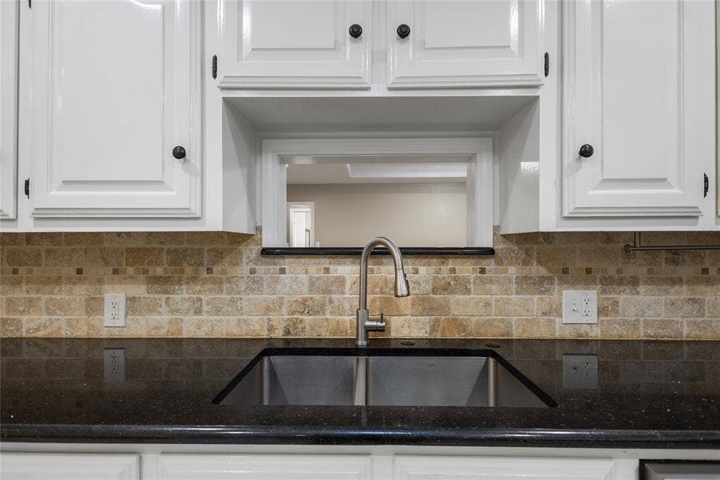 121 Crestview Street, Chandler, TX 75758 121 Crestview Street, Chandler, TX 75758