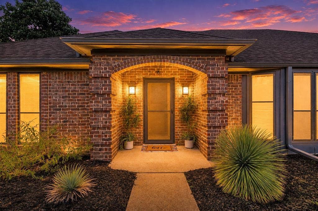 121 Crestview Street, Chandler, TX 75758 121 Crestview Street, Chandler, TX 75758