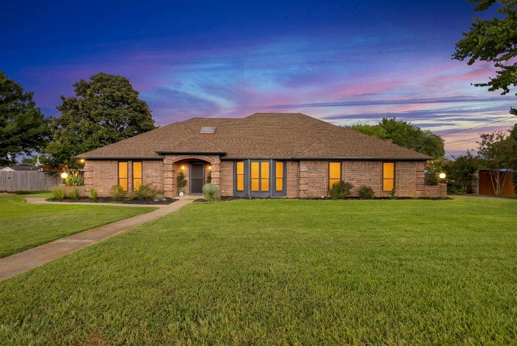 121 Crestview Street, Chandler, TX 75758 121 Crestview Street, Chandler, TX 75758