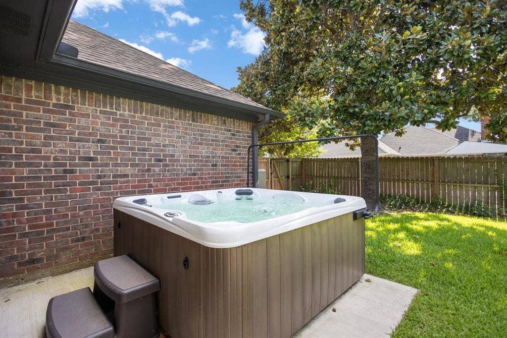 121 Crestview Street, Chandler, TX 75758 121 Crestview Street, Chandler, TX 75758