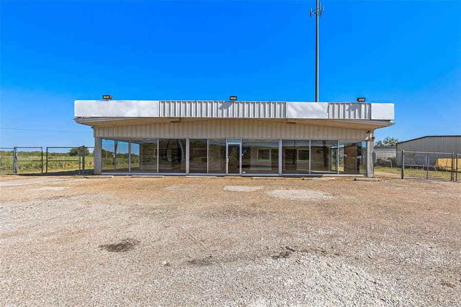 Property photo for 5878 W US Highway 80, Terrell, TX