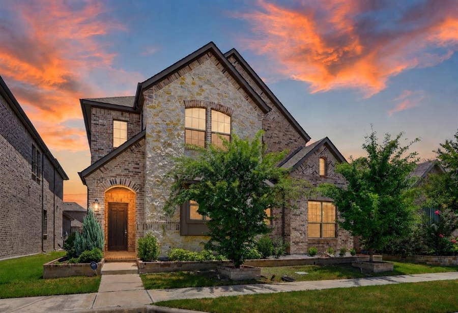 Property photo for 12728 Royal Oaks Lane, Farmers Branch, TX