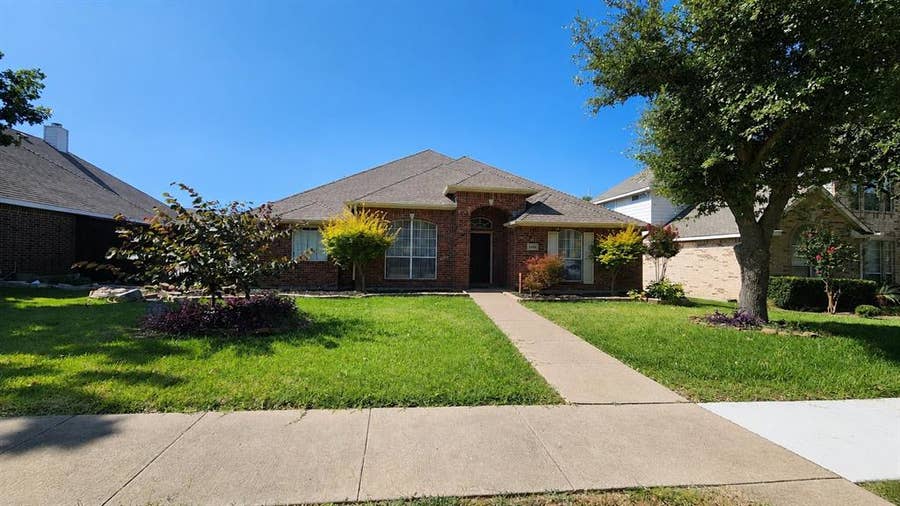 Property photo for 3408 Mosswood Drive, Plano, TX