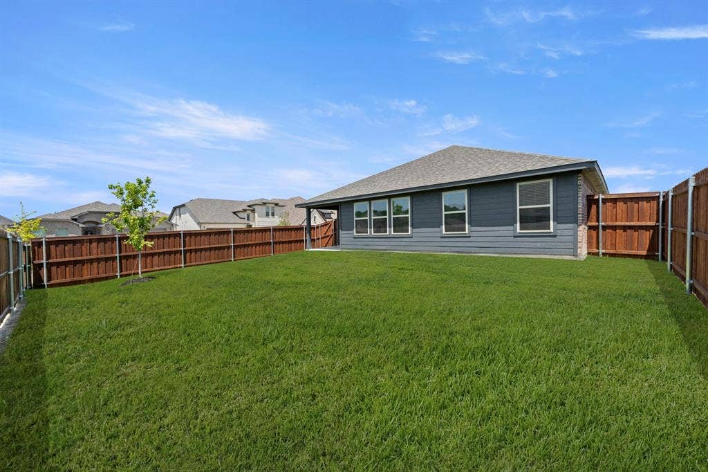 3209 Mercer Drive, Royse City, TX 75189 27. 3209 Mercer - Back (2)
