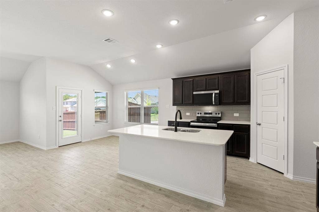 3209 Mercer Drive, Royse City, TX 75189 11. 3209 Mercer - Kitchen (3)