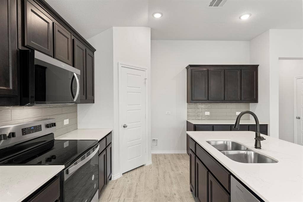 3209 Mercer Drive, Royse City, TX 75189 12. 3209 Mercer - Kitchen (4)