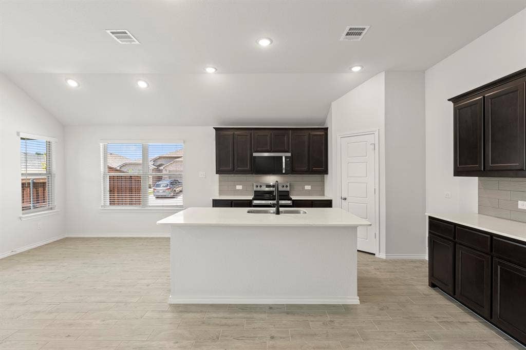 3209 Mercer Drive, Royse City, TX 75189 09. 3209 Mercer - Kitchen