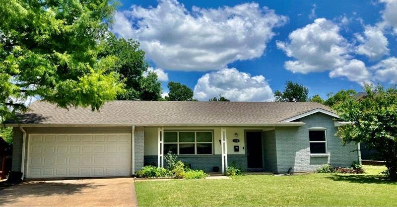 Property photo for 514 NE 4th Street, Grand Prairie, TX