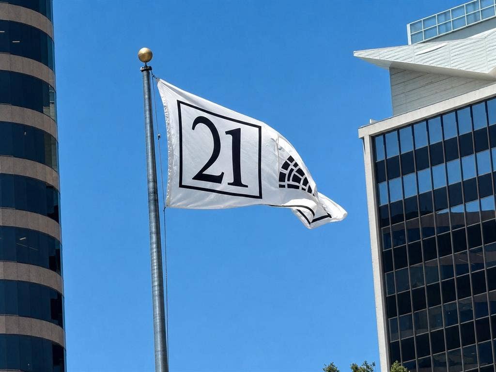 Iconic 21 flag