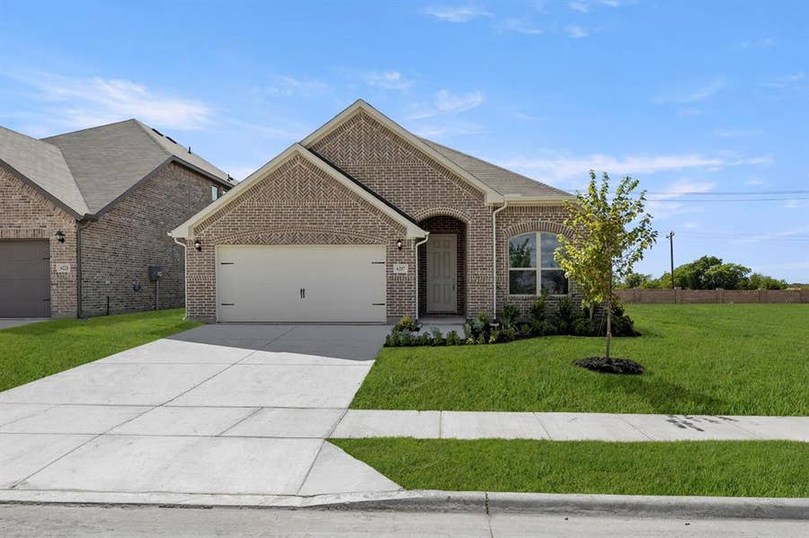 Property photo for 6217 DeLaCroix Drive, Royse City, TX