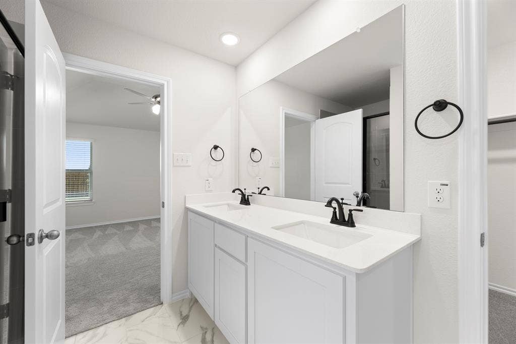 213 Van Horn Drive, Terrell, TX 75160 22. 213 Van Horn - Bath (3)