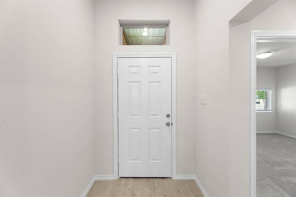 213 Van Horn Drive, Terrell, TX 75160 03. 213 Van Horn - Entry