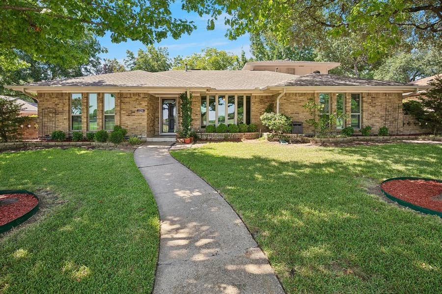 Property photo for 2216 Grandview Drive, Plano, TX